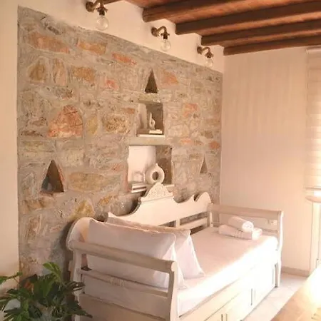 Liogerma * Serifos Town