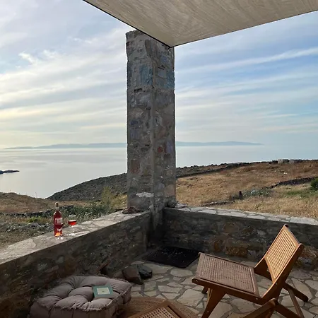 Liogerma * Serifos Town