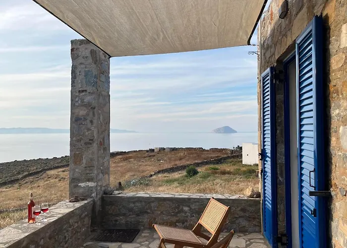 Liogerma * Serifos Town