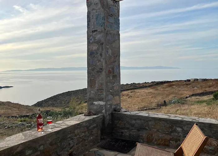 Liogerma * Serifos Town